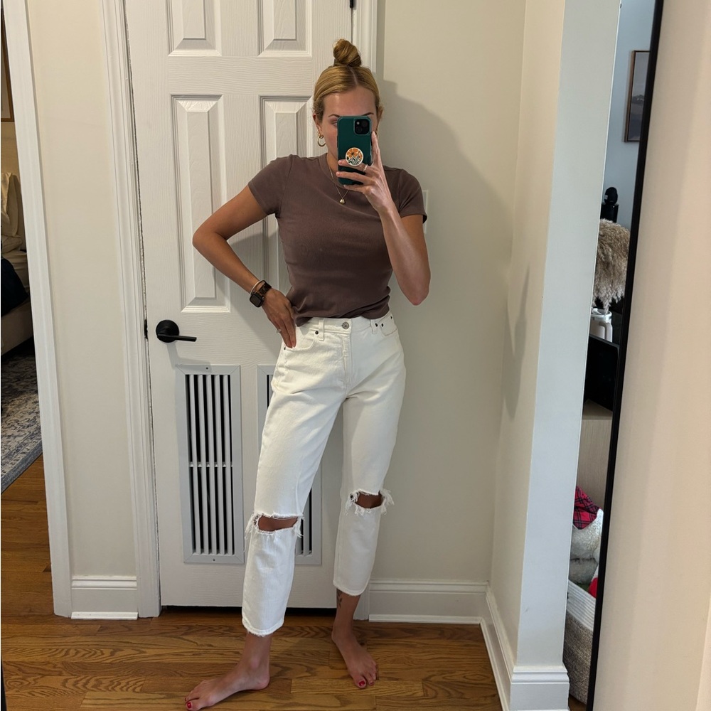 NWT Abercrombie & Fitch the mom high rise white ripped jeans size 4/27
